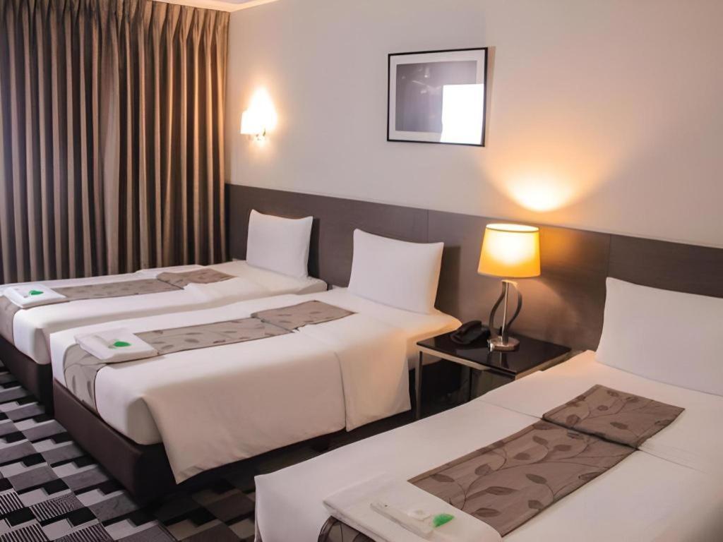 Sequoia Hotel Кесон Сити Екстериор снимка