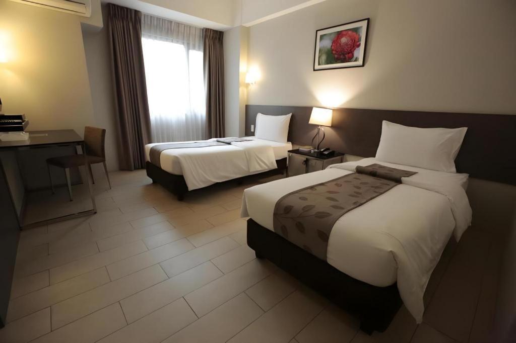 Sequoia Hotel Кесон Сити Екстериор снимка