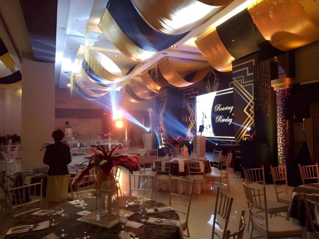 Sequoia Hotel Кесон Сити Екстериор снимка