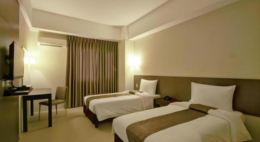 Sequoia Hotel Кесон Сити Екстериор снимка