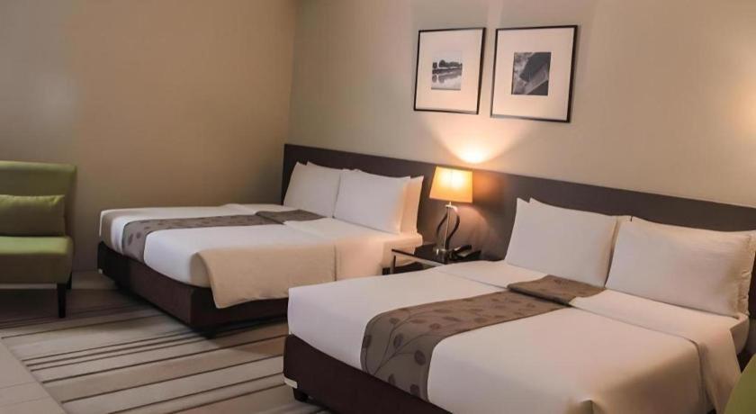 Sequoia Hotel Кесон Сити Екстериор снимка