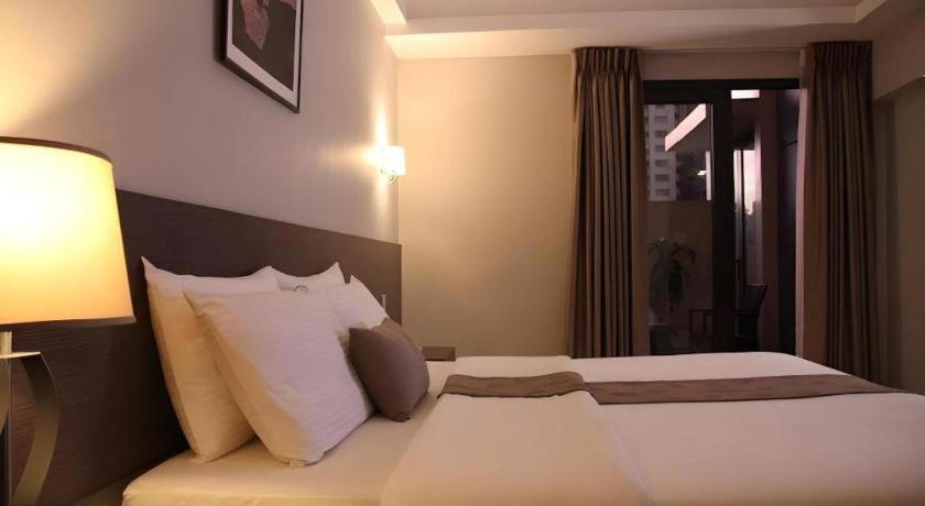 Sequoia Hotel Кесон Сити Екстериор снимка