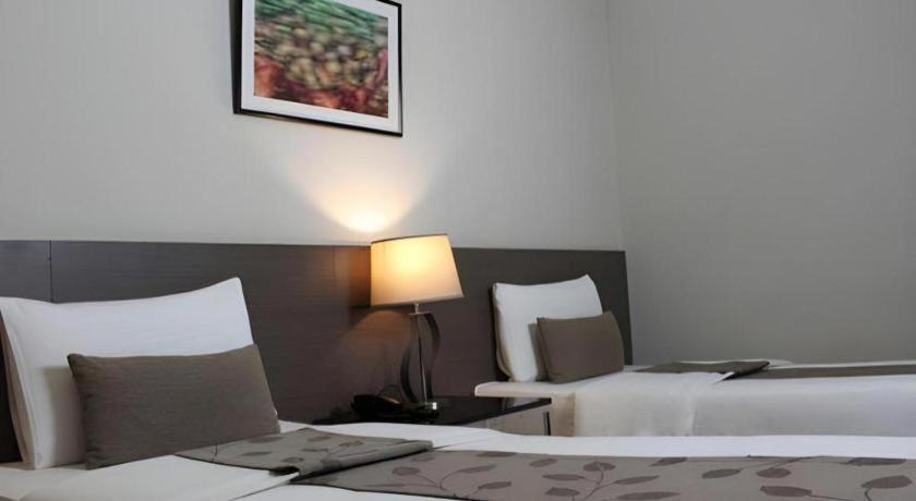 Sequoia Hotel Кесон Сити Екстериор снимка